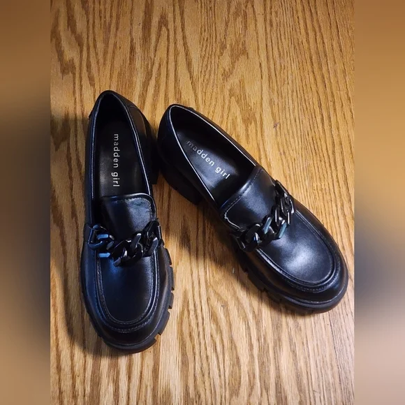 Madden Girl Chunky Lug Sole Loafers Womens 7 Black Heel Shoes Chain Platform - Picture 13 of 15